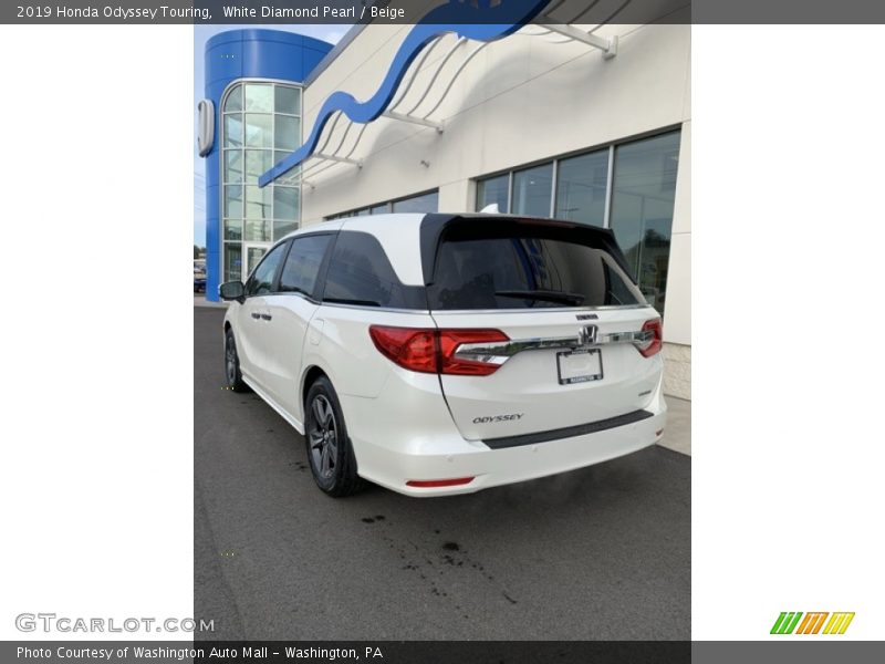 White Diamond Pearl / Beige 2019 Honda Odyssey Touring