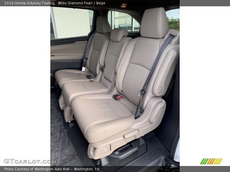 White Diamond Pearl / Beige 2019 Honda Odyssey Touring
