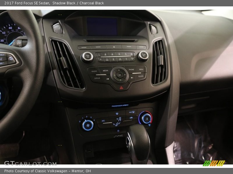 Shadow Black / Charcoal Black 2017 Ford Focus SE Sedan