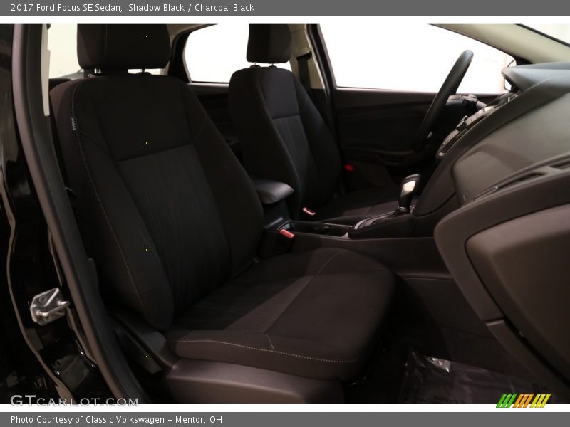 Shadow Black / Charcoal Black 2017 Ford Focus SE Sedan