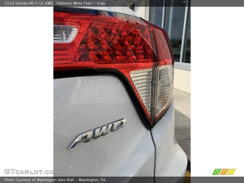 Platinum White Pearl / Gray 2019 Honda HR-V LX AWD