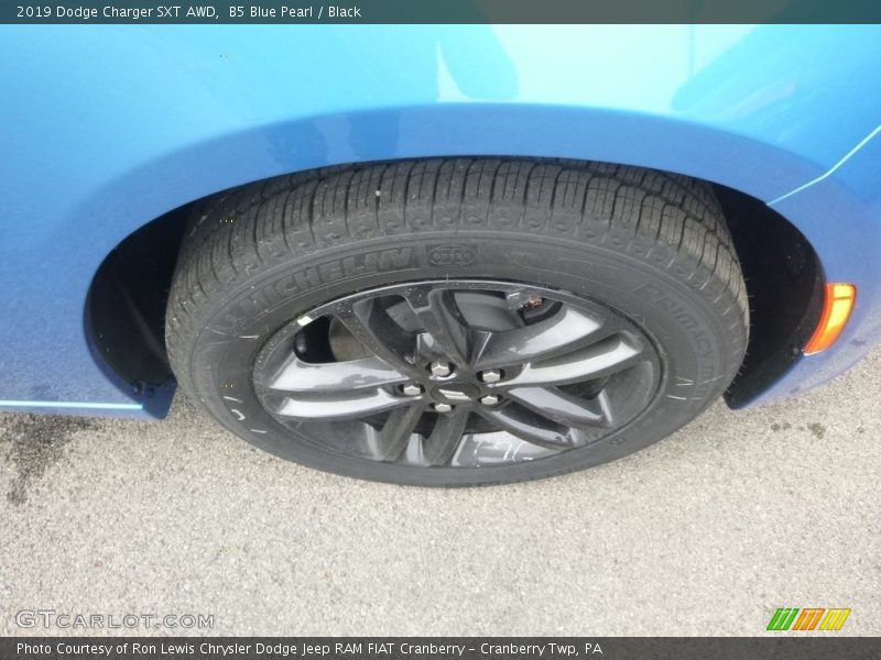 B5 Blue Pearl / Black 2019 Dodge Charger SXT AWD