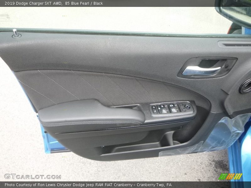 B5 Blue Pearl / Black 2019 Dodge Charger SXT AWD