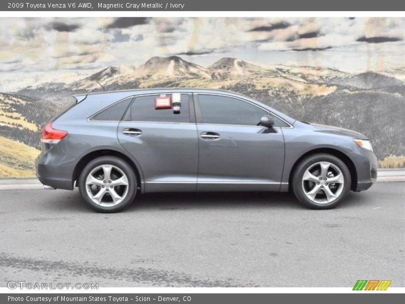 Magnetic Gray Metallic / Ivory 2009 Toyota Venza V6 AWD