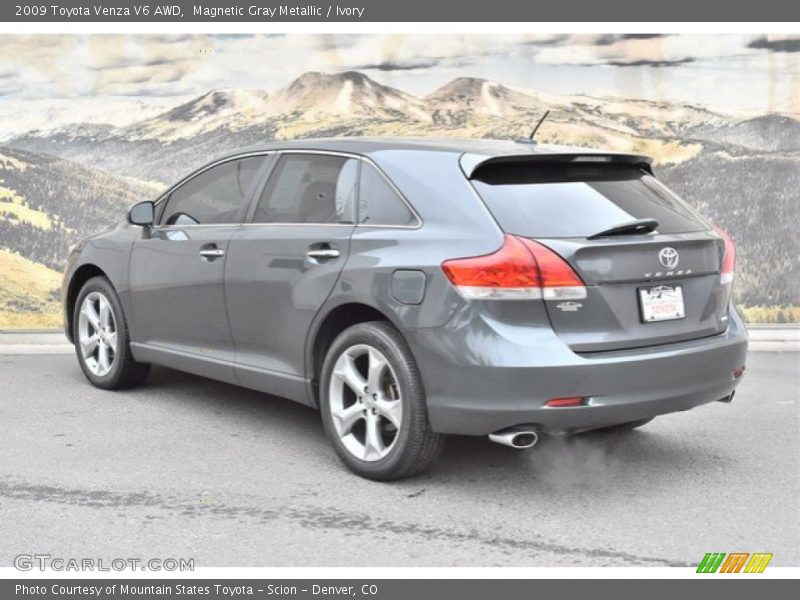 Magnetic Gray Metallic / Ivory 2009 Toyota Venza V6 AWD