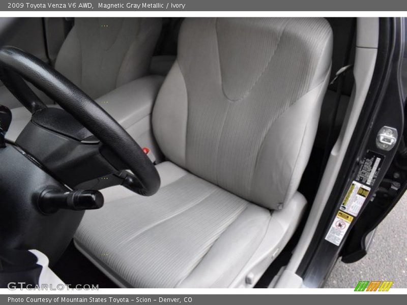 Magnetic Gray Metallic / Ivory 2009 Toyota Venza V6 AWD