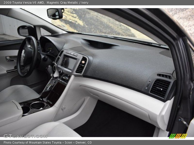 Magnetic Gray Metallic / Ivory 2009 Toyota Venza V6 AWD