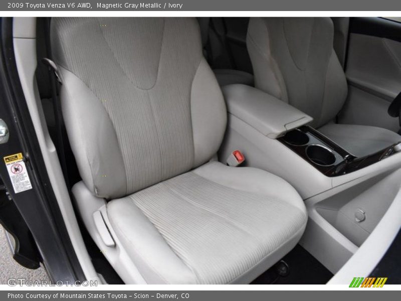 Magnetic Gray Metallic / Ivory 2009 Toyota Venza V6 AWD