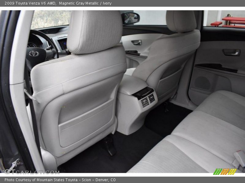 Magnetic Gray Metallic / Ivory 2009 Toyota Venza V6 AWD