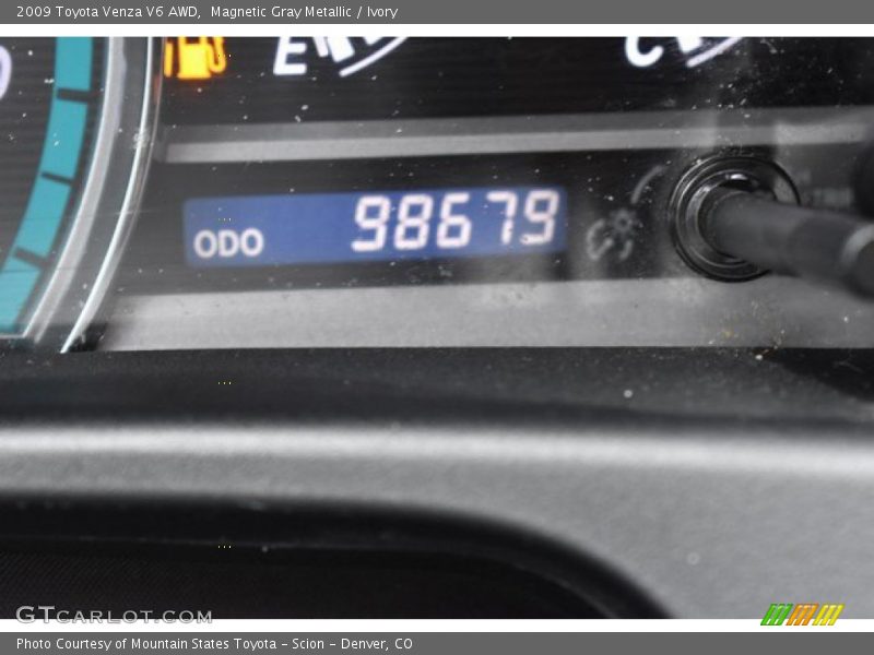 Magnetic Gray Metallic / Ivory 2009 Toyota Venza V6 AWD