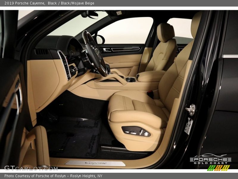 Black / Black/Mojave Beige 2019 Porsche Cayenne
