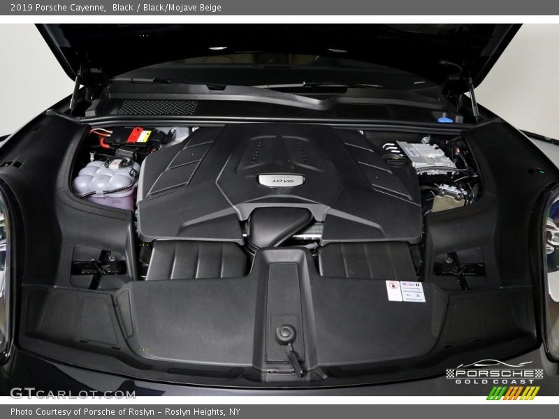 Black / Black/Mojave Beige 2019 Porsche Cayenne