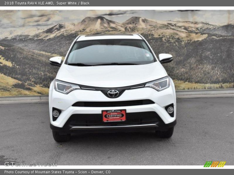 Super White / Black 2018 Toyota RAV4 XLE AWD