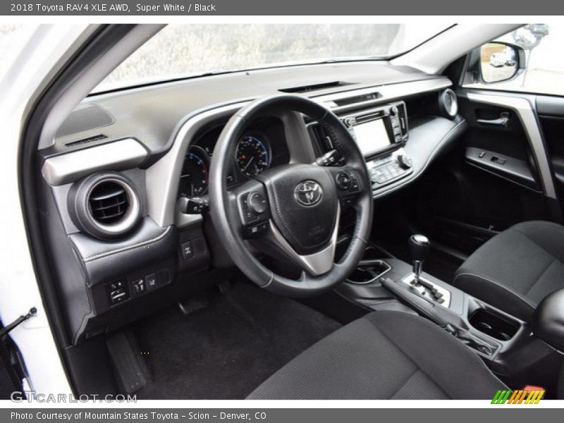 Super White / Black 2018 Toyota RAV4 XLE AWD