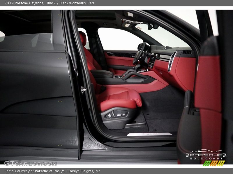 Black / Black/Bordeaux Red 2019 Porsche Cayenne