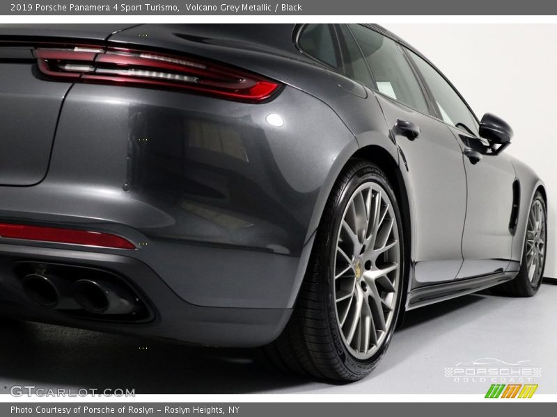 Volcano Grey Metallic / Black 2019 Porsche Panamera 4 Sport Turismo