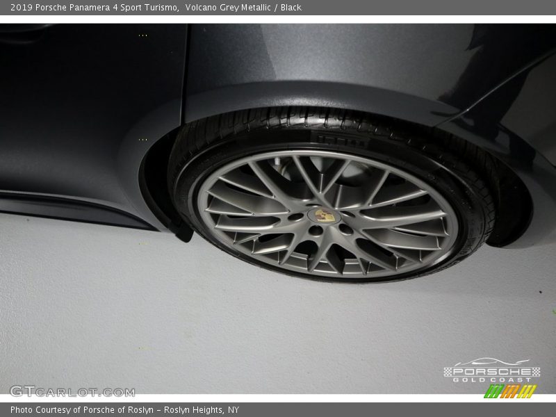 Volcano Grey Metallic / Black 2019 Porsche Panamera 4 Sport Turismo