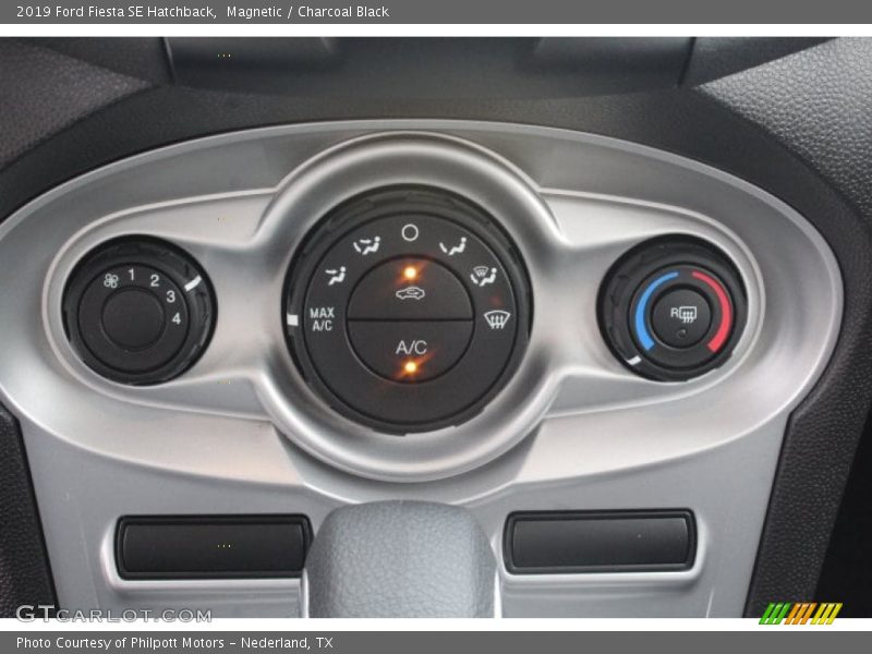 Controls of 2019 Fiesta SE Hatchback