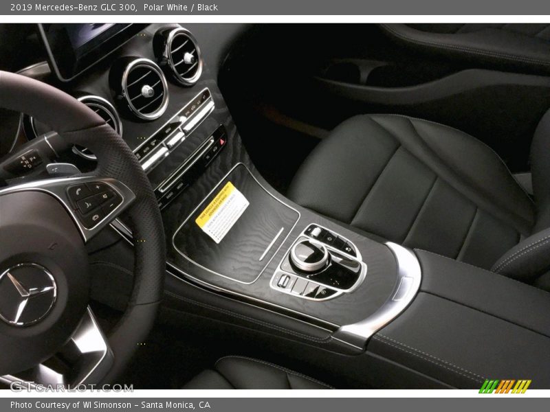 Polar White / Black 2019 Mercedes-Benz GLC 300