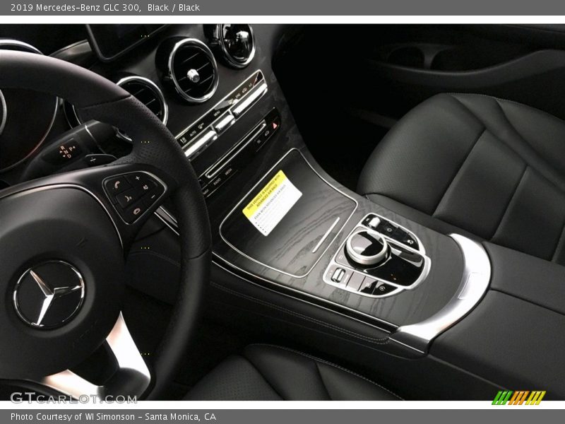 Black / Black 2019 Mercedes-Benz GLC 300