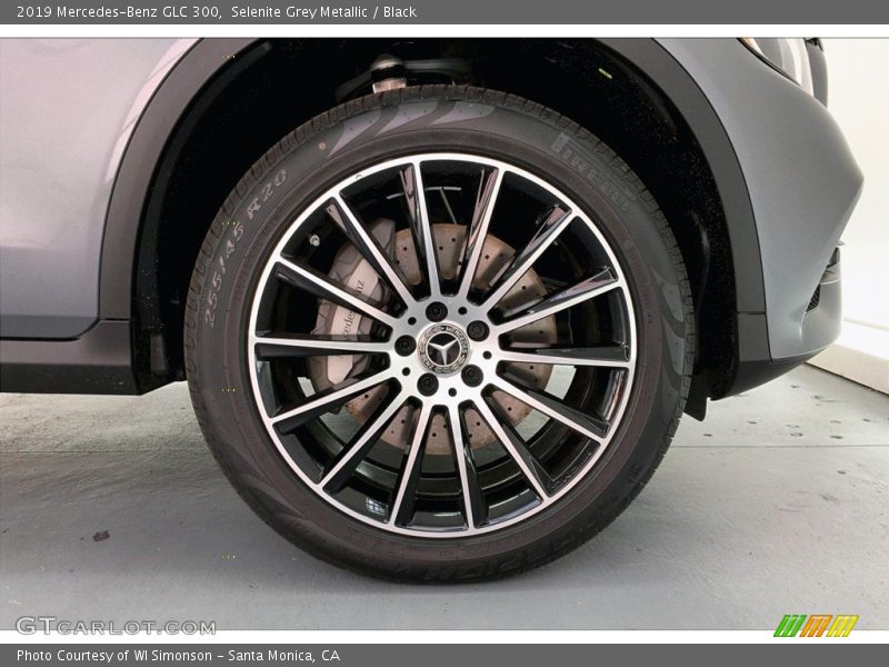 Selenite Grey Metallic / Black 2019 Mercedes-Benz GLC 300