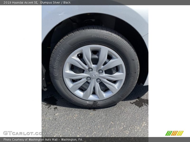 Olympus Silver / Black 2019 Hyundai Accent SE