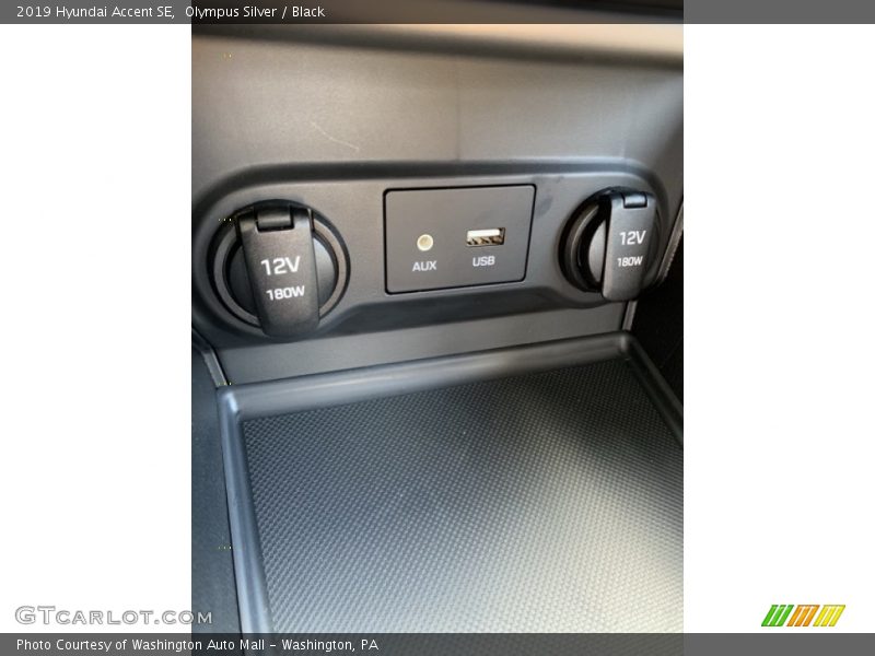 Olympus Silver / Black 2019 Hyundai Accent SE