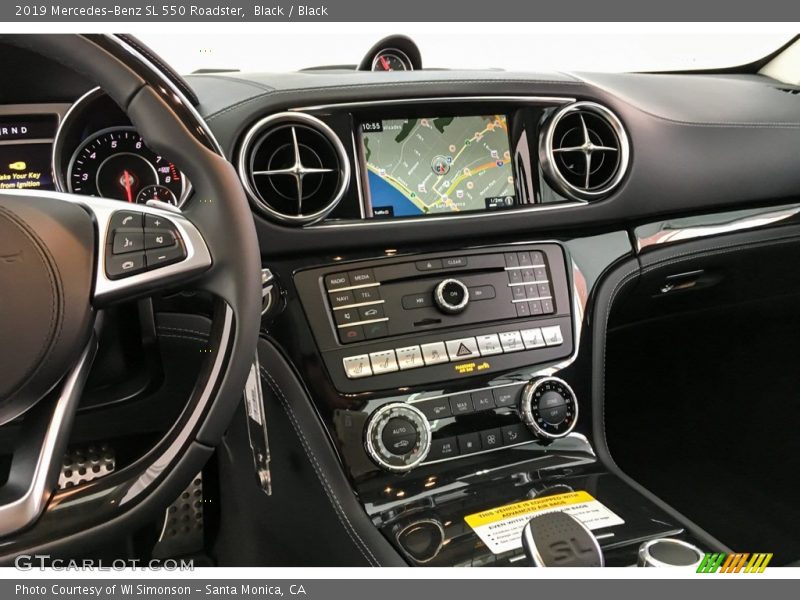 Controls of 2019 SL 550 Roadster
