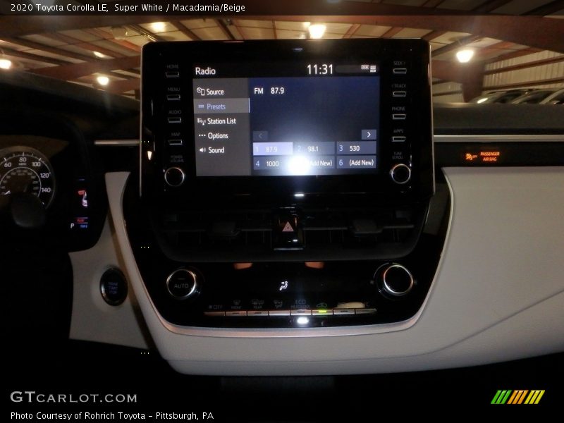 Super White / Macadamia/Beige 2020 Toyota Corolla LE