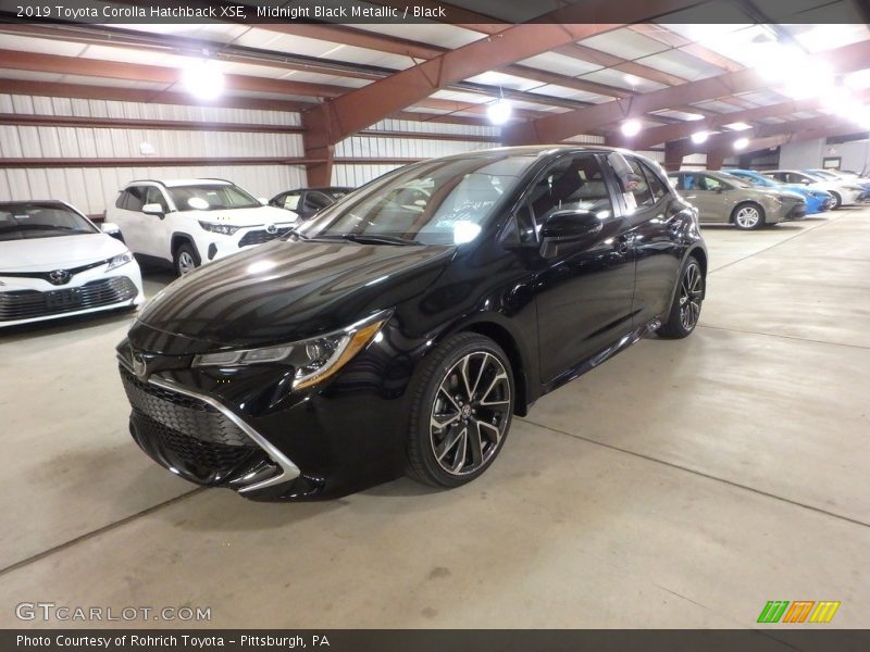 Front 3/4 View of 2019 Corolla Hatchback XSE