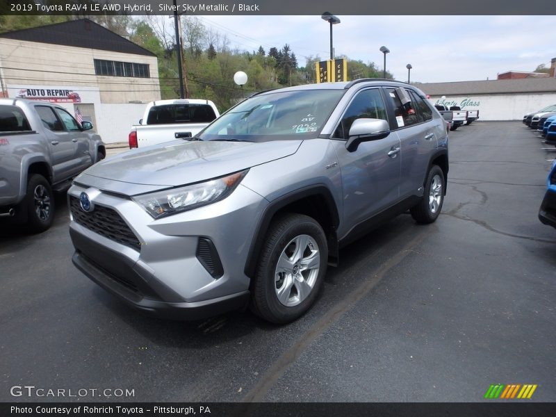 Front 3/4 View of 2019 RAV4 LE AWD Hybrid