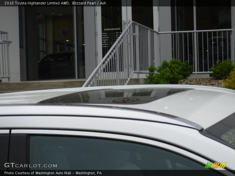 Blizzard Pearl / Ash 2016 Toyota Highlander Limited AWD