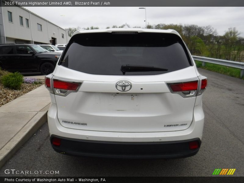 Blizzard Pearl / Ash 2016 Toyota Highlander Limited AWD