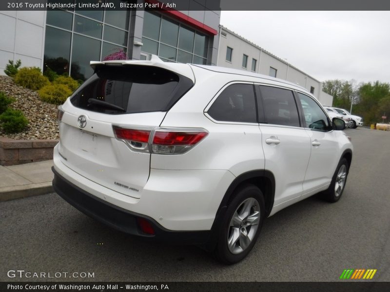 Blizzard Pearl / Ash 2016 Toyota Highlander Limited AWD