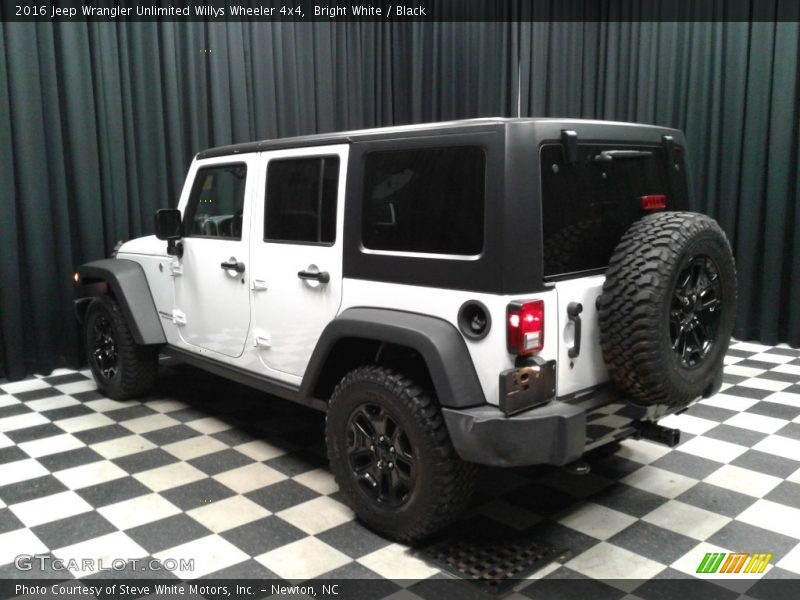 Bright White / Black 2016 Jeep Wrangler Unlimited Willys Wheeler 4x4