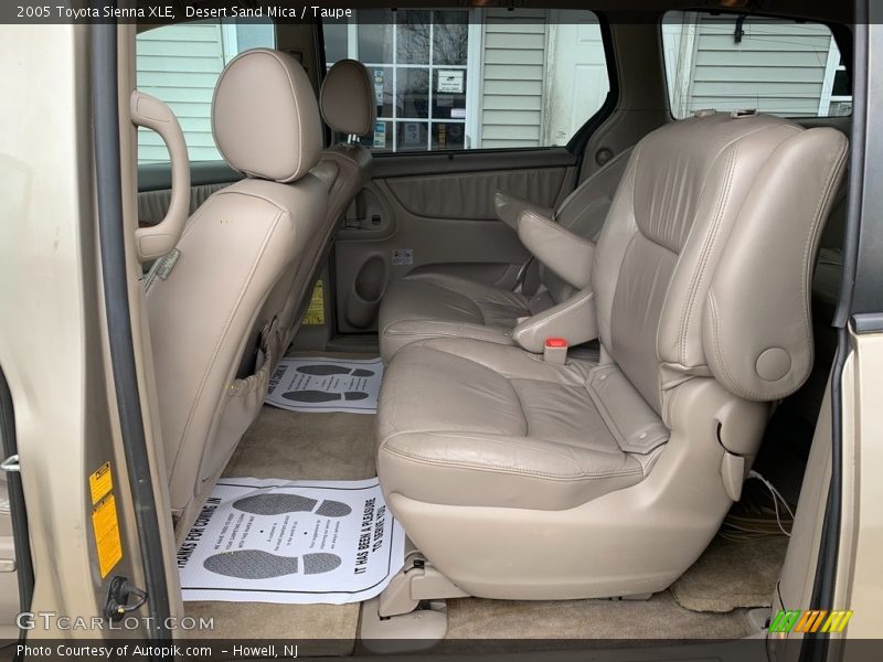 Desert Sand Mica / Taupe 2005 Toyota Sienna XLE