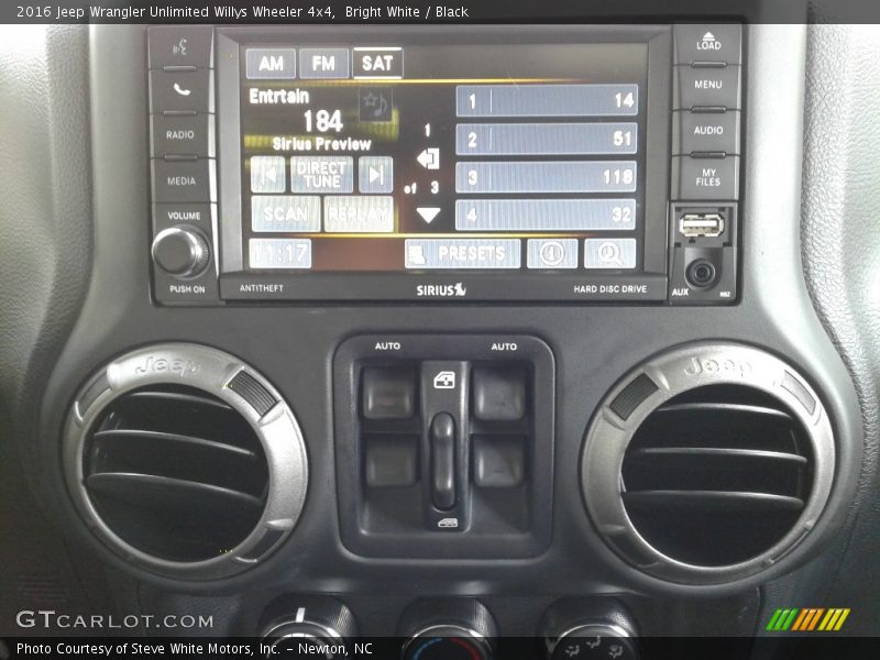 Bright White / Black 2016 Jeep Wrangler Unlimited Willys Wheeler 4x4