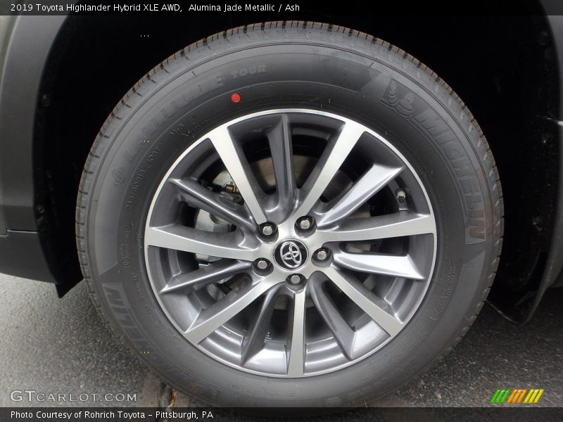  2019 Highlander Hybrid XLE AWD Wheel