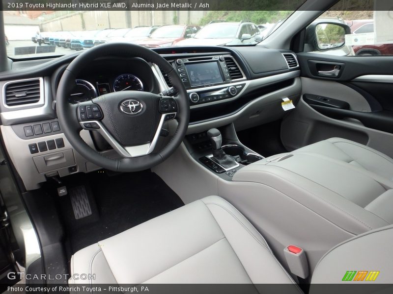 2019 Highlander Hybrid XLE AWD Ash Interior