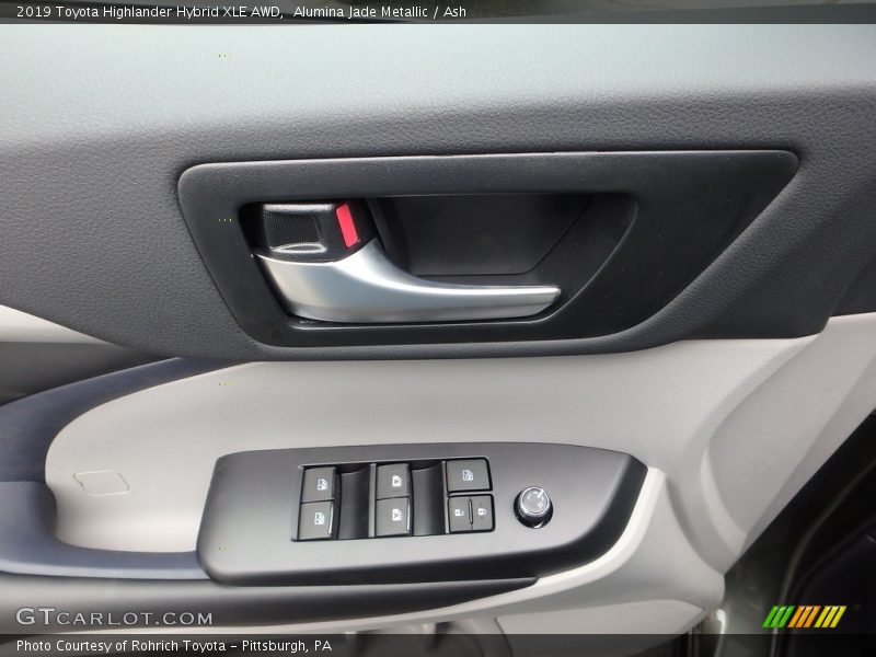 Door Panel of 2019 Highlander Hybrid XLE AWD