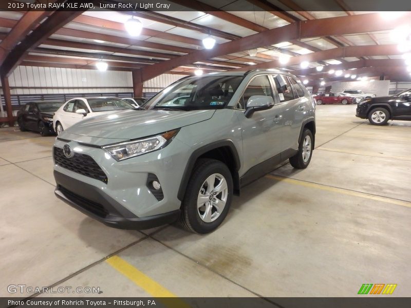 Front 3/4 View of 2019 RAV4 XLE AWD