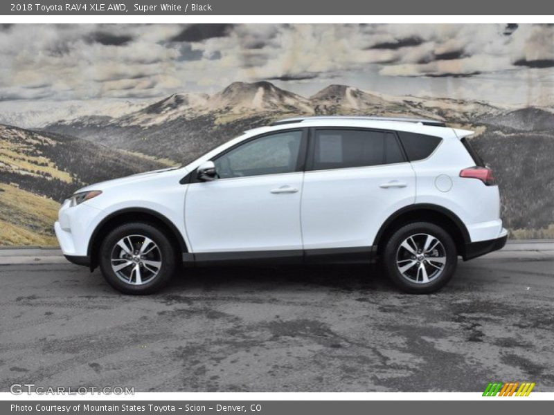 Super White / Black 2018 Toyota RAV4 XLE AWD