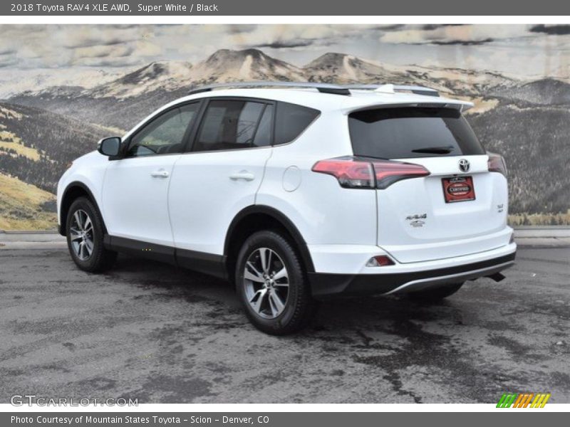 Super White / Black 2018 Toyota RAV4 XLE AWD