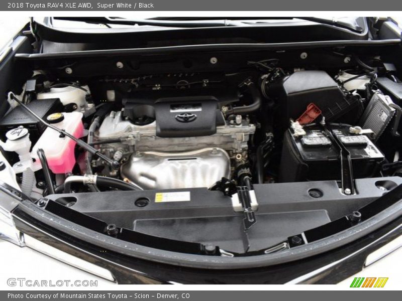 Super White / Black 2018 Toyota RAV4 XLE AWD