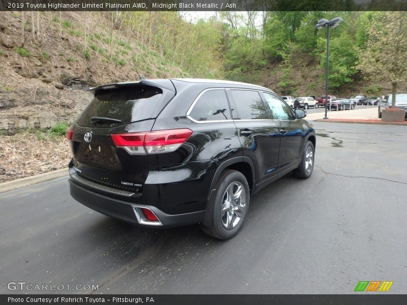 Midnight Black Metallic / Ash 2019 Toyota Highlander Limited Platinum AWD