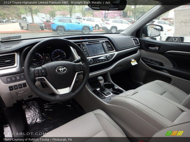 Front Seat of 2019 Highlander Limited Platinum AWD