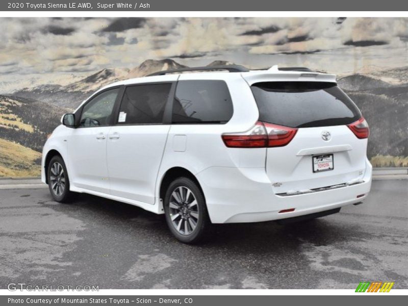  2020 Sienna LE AWD Super White