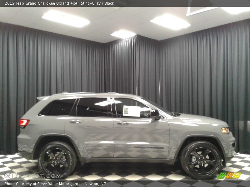 Sting-Gray / Black 2019 Jeep Grand Cherokee Upland 4x4