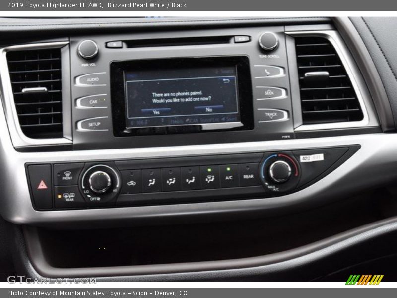 Blizzard Pearl White / Black 2019 Toyota Highlander LE AWD