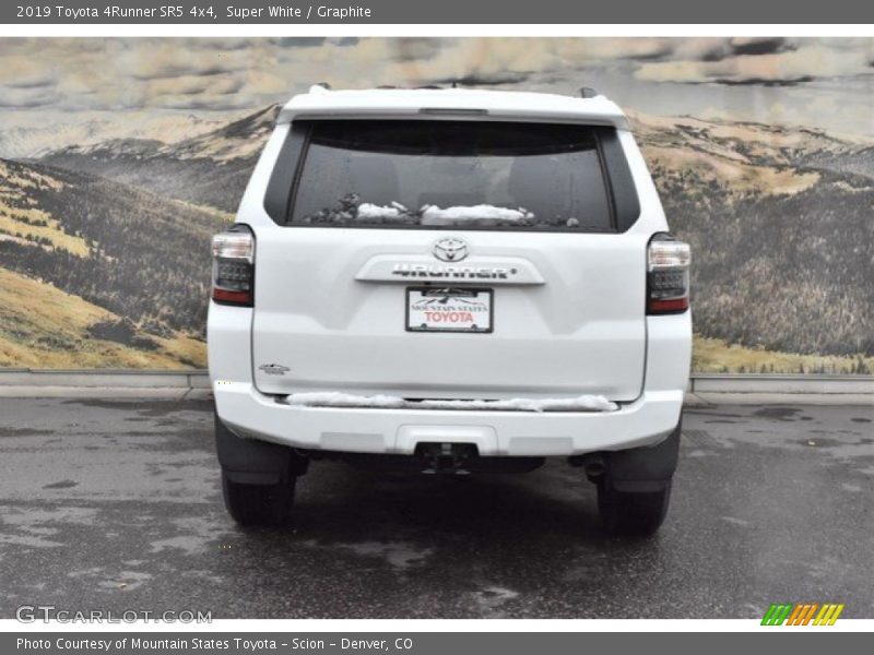 Super White / Graphite 2019 Toyota 4Runner SR5 4x4